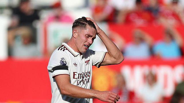 ‘최악의 데뷔전’ 1,189억 들여 영입했는데 70경기 만에 ‘슈팅 0회’→맨유 레전드는 “시간 필요” 옹호