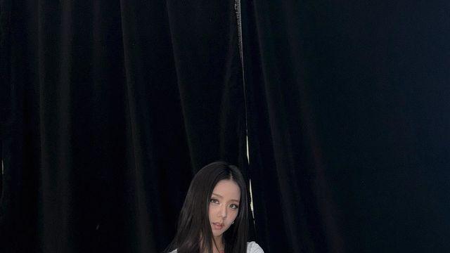 지수, 블랙 카리스마 속 러블리 테니스걸 변신