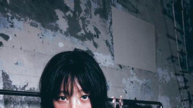 이브(Yves·하수영), 감전의 모티브…찌릿찌릿 전기 맛