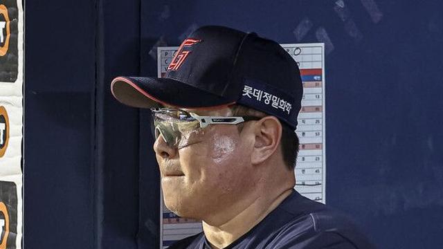 '잔루 12개' 속 터지는 롯데 타선…피하지 못한 20년만의 9연패