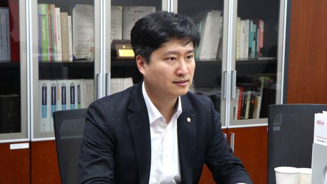 [인터뷰] '배신자' 야유에도 굽힘 없는 초선 우재준 