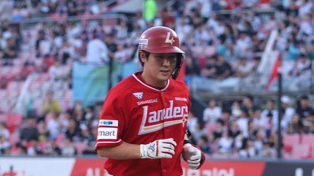 ‘최초의 사나이’ SSG 최정, 500홈런 이어 KBO 최초 1500득점 달성