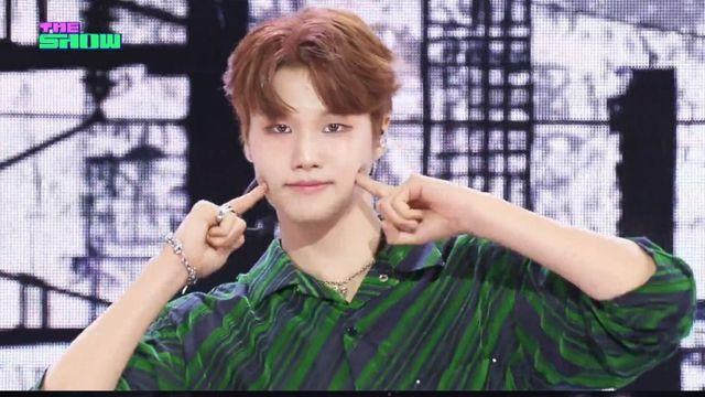 아이덴티티 유네버멧, ‘던져’부터 ‘보이튜드’까지… ‘더쇼’ 접수
