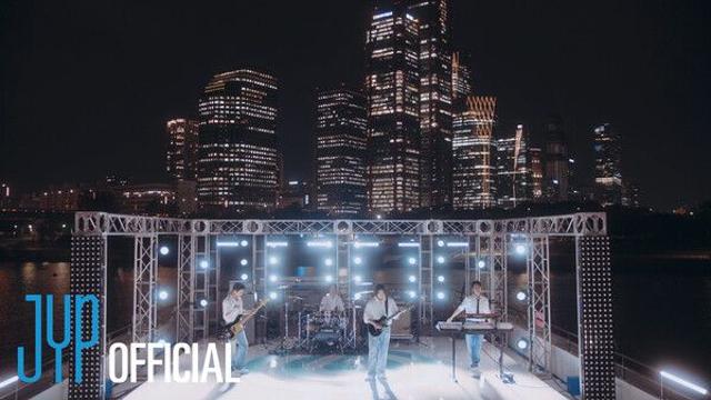 DAY6, 'The DECADE' 트랙 프리뷰 공개…라이브 연주 통해 '감성향연' 예고