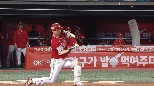 체크스윙 판독 첫날 1건 요청, 판독 후 홈런…