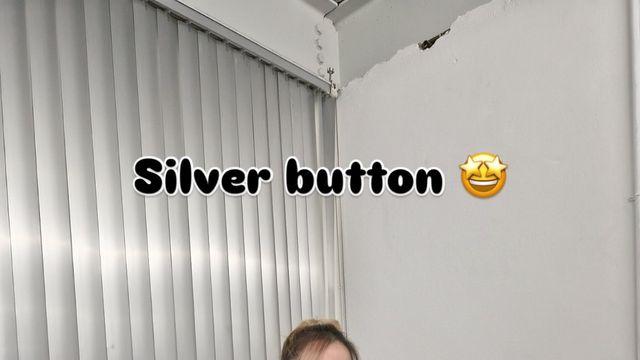 '고음 디바' 소향, 실버버튼 인증샷으로 전하는 꾸안꾸 매력