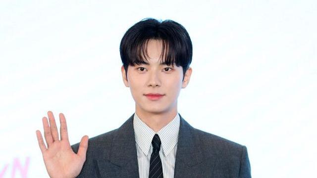 이채민, 김수현 소속사 떠난다…5년 동행 끝
