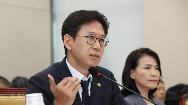 과기부 장관, '이춘석에 미공개 정보 줬나' 묻자…