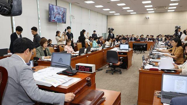 복지소위, '비의료인 문신 시술' 문신사법 제정안 의결