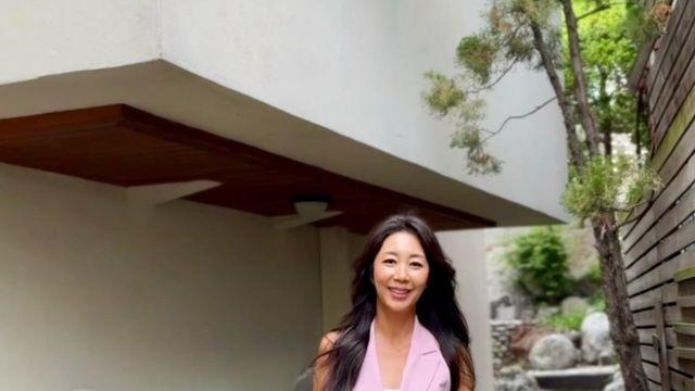 '테니스 여신' 전미라, 핑크 수트로 여름 데일리룩 완벽 소화!