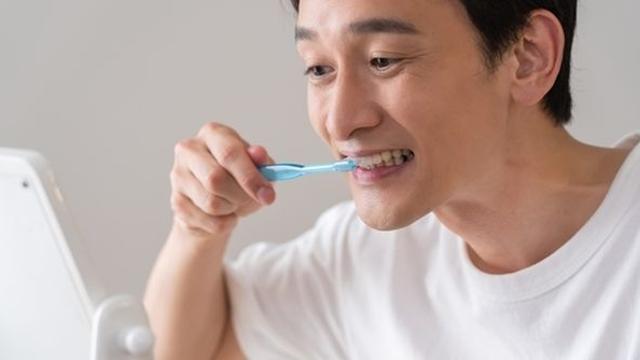 치약보다 신경 써야 하는 건 칫솔…평생 써먹는 양치법 알려드립니다