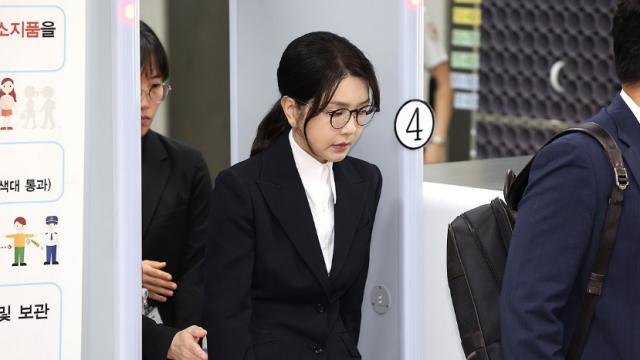 '한남동' 7인방 없다더니…김건희 통화기록에 수시 등장