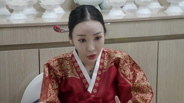 무속인 된 김주연, “2년간 하혈, 12kg 빠져…” 충격 (1호가)