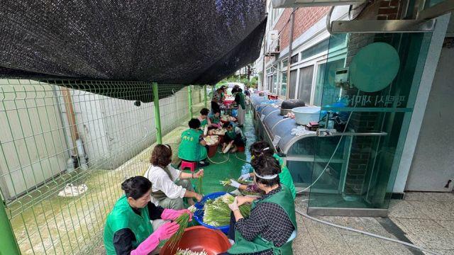 평택시 새마을회·부녀회, 밑반찬 1천세트 만들어 홀몸어르신에 전달