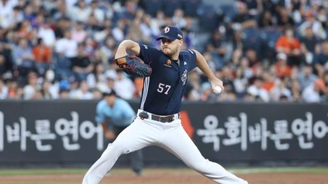 '14억 받는데 6일 쉬고 3이닝?' 이럴 거면 '3000만원 최저연봉' 무명 듀오 더 쓰자…'외인 특급 좌완' 불명예 리그 1위 유지 [대전 현장]