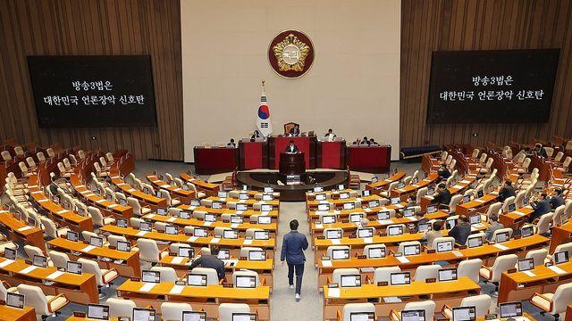 국회, 오늘 방문진법 표결…2차 필리버스터 대결
