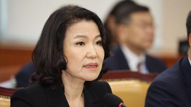 이진숙 “임기 중단 의도” vs 김현 “정부 국정 철학” 설전