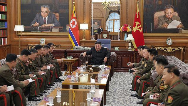 김정은, 러 파병부대 지휘관 격려…