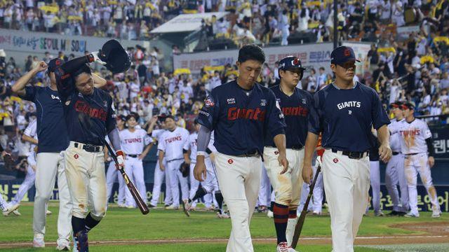 롯데, 22년 만에 10연패 ‘충격’…4위로 추락해 가을야구까지 걱정