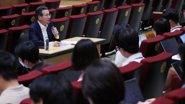 대통령실 “석화 구조조정…이익 사유화 용납 불가”