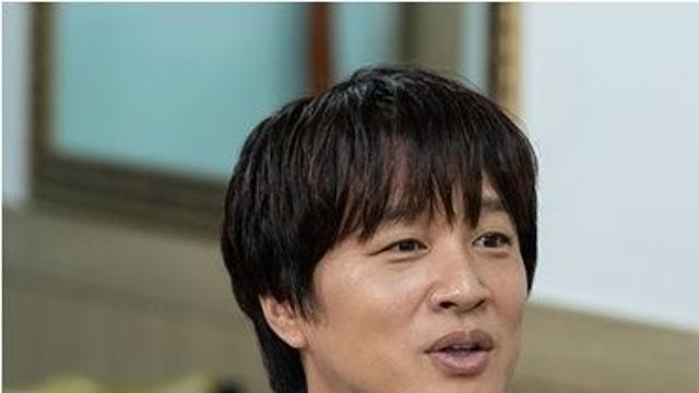 차태현, 조인성과 기획사 설립하더니…1호 연예인 영입 비결 