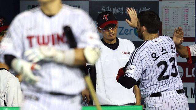 [SD 잠실 라이브] ‘질 생각 없습니다’ LG 미쳤다, 7회말 오스틴-문보경 연속타자홈런 발사!