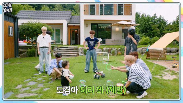 클로즈 유어 아이즈, 자체 콘텐츠서 넘사벽 예능감... 베이비시터→전생체험 도전