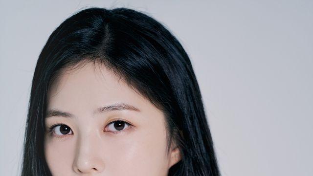 신소현, 흰 티셔츠로 완성한 청순美…새 프로필 공개