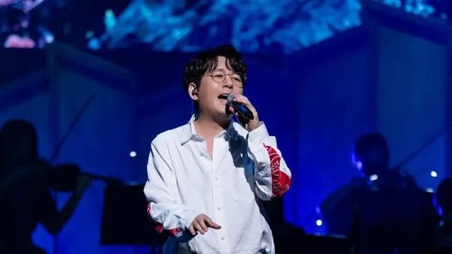 원래 성시경 곡이었는데 대신 불렀다가 아시아를 휩쓴 가수