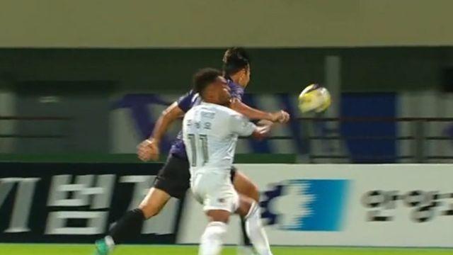 [공식발표] '팔꿈치 사용으로 퇴장' 권경원, 사후감면...'경고' 이호재는 2경기 출장정지