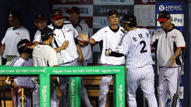 [SD 잠실 라이브] LG-롯데, 248분 혈투 끝 6-6 무승부…롯데 10연패 못 끊었다