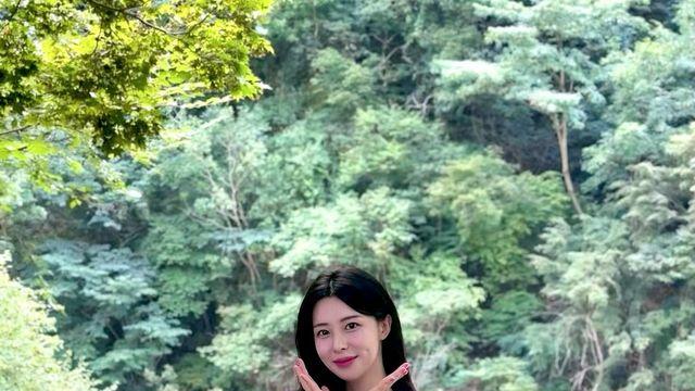 이유빈 아나운서, '인생 원피스' 발견... 도트 패턴으로 여름 정조준