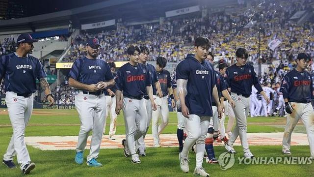 10연패 후 '가을 야구' 2004년 삼성 유일…올해 롯데는 가능할까