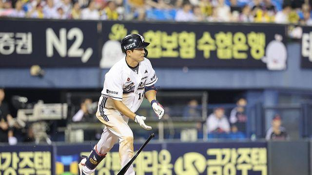 두산 박계범, 류현진 상대로 개인 통산 3호 만루포 폭발