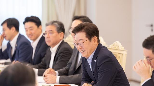 李 대통령, 美·日 정상회담 이어 한화 필리 조선소 방문