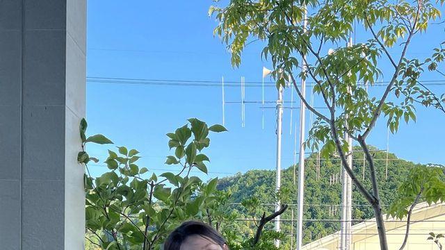 아이들 미연의 청순 바이브, 황금골반 실루엣까지 완벽한 여름 패션 교과서