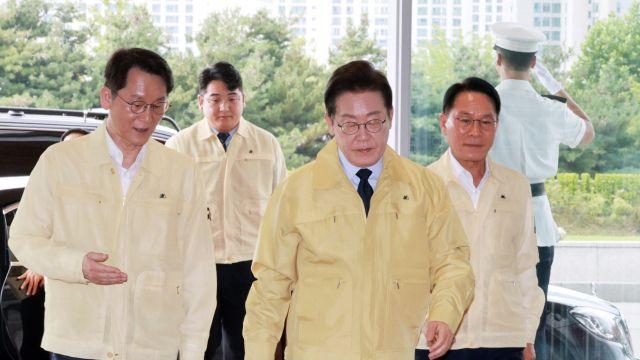 [NBS] 李대통령 국정지지도 57%…보름만에 8%P 하락