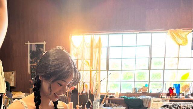 '천사 다현'의 햇살 가득한 여름 패션, 반려견과의 완벽한 조화