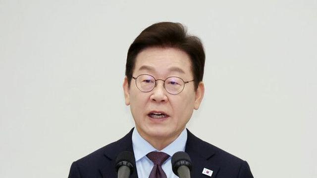 李 