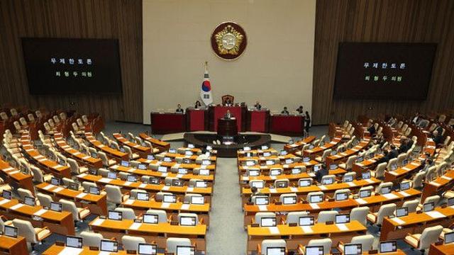 방송3법 중 마지막 'EBS법' 필리버스터 시작…22일 표결(종합)