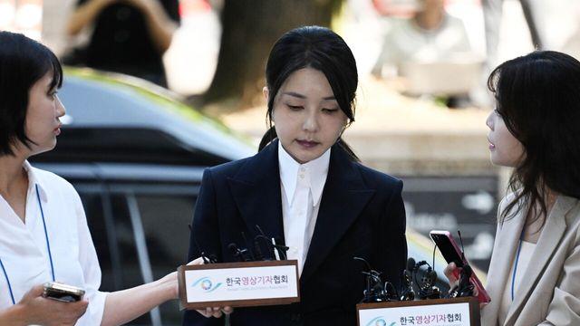 김건희, 구속 후 세 번째 특검 출석…‘건진법사 의혹’ 집중 조사