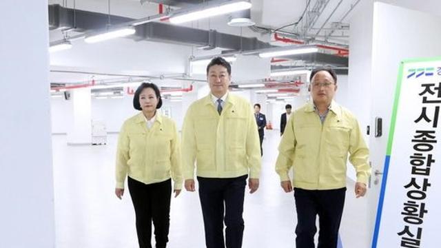 김진경 경기도의회 의장, 을지연습 근무자 격려 방문