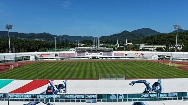 고성군 종합운동장, 생동감 넘치는 스포츠 테마 벽화로 새단장