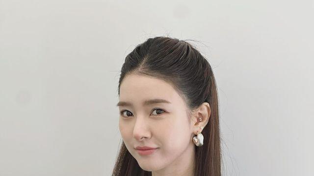 이마 미인 김소은, 반묶음으로 완성한 청순미의 정석