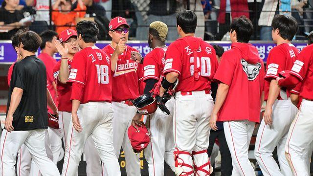 '폰세 나온' 한화도 잡았다! SSG, 상승세 '쭉'→4위 롯데와 '1.5경기' 차…