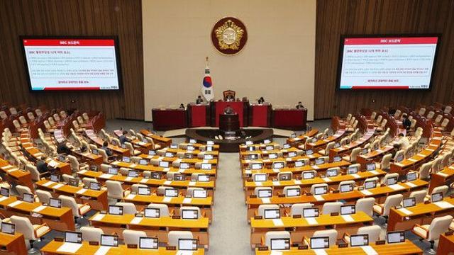 [본회의] EBS법, 與 주도 통과...방송3법 입법 마무리..국힘 불참