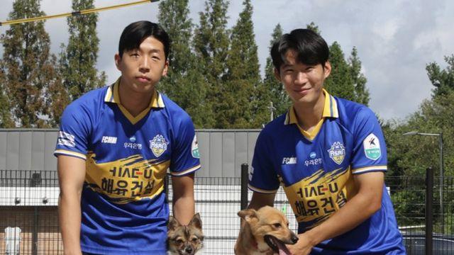 충남아산FC 김주성·정재윤, 온봄에서 ‘블루포우, 희망의 발자국’ 남겼다!