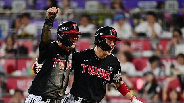 메가트윈스포 폭발! 선두 LG, 14-2 대승→4연승 질주...'3연패' KIA 7위까지 추락 [광주:스코어]