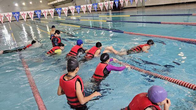 예산 신양초, 물속에서 생존수영 체험