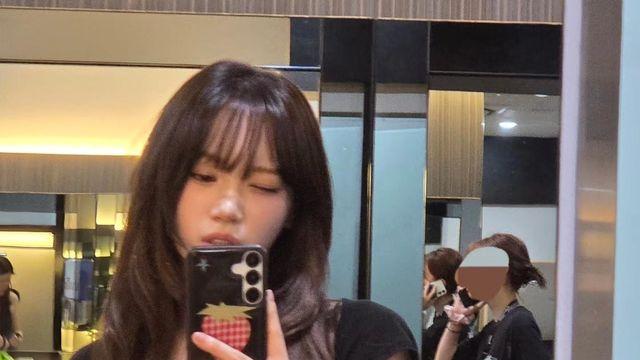르세라핌 김채원, 로우라이즈 룩으로 Y2K 완벽 소화
